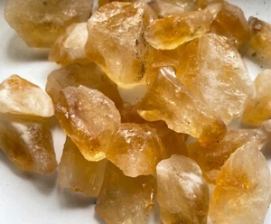 1X Piedra citrina cruda 30-50 mm Reiki cristales curativos atrae optimismo de riqueza - Imagen 1 de 3