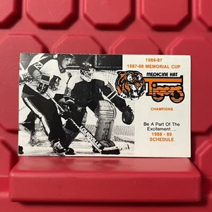 Sombrero Medicine Tigres Hockey Calendario Usado Alberta Canadá De Colección 1988 - Imagen 1 de 2