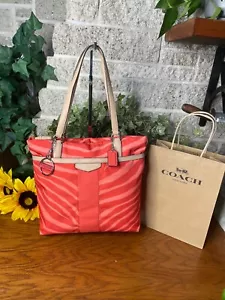 COACH SIGNATURE ZEBRA TOTE 23283 HANDBAG PURSE SHOULDER BAG HOT ORANGE SATCHEL - Afbeelding 1 van 16