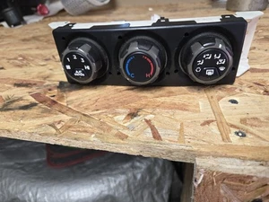 Temperature Climate Control AC Heat PONTIAC GTO 04 05 06 - Picture 1 of 2