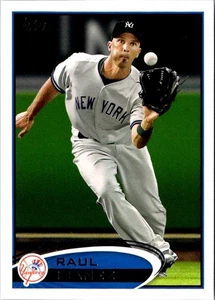 Tarjeta de béisbol 2012 Topps Raúl Ibáñez #554 New York Yankees - Imagen 1 de 2