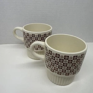Taza apilable McCoy marrón a cuadros margarita EE. UU. Juego de 2 tazas vintage mango - Imagen 1 de 7