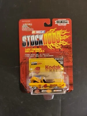 Racing Champions Stock Rods #152, Bobby Hamilton #4 Kodak '58 Impala Personalizado  Foto 1 de 4