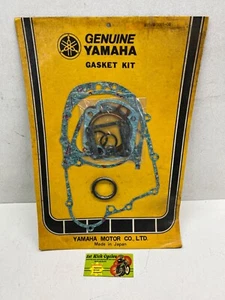 NOS YAMAHA ENGINE GASKET KIT SET 402-W0001-00 YZ125 A YZ 125 OEM - Foto 1 di 4