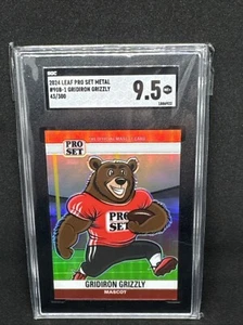 2024 Leaf Pro Set Metal Gridiron Grizzly 43/300 - SGC 9,5 - Bild 1 von 2