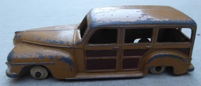 DINKY TOYS 344 PLYMOUTH WOODY STATION WAGON FUNDIDO A PRESIÓN HECHO EN INGLATERRA Foto 1 de 4