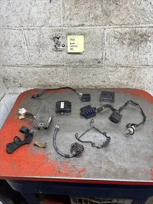 Honda Cb650sc Cb 650 Sc Nighthawk 1983 lote de piezas eléctricas solenoide Cdi Foto 1 de 4