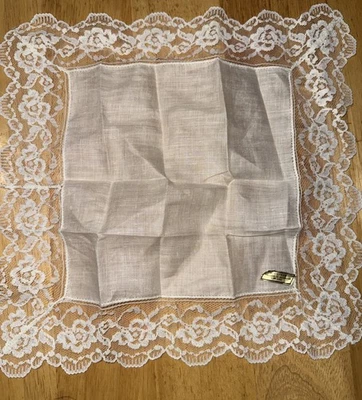 IMPRESIONANTE Pañuelo Antiguo de Colección Lino Crochet Encaje Boda Reliquia 12” NUEVO Foto 1 de 3