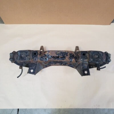 Оригинальный подрамник поперечного сечения передней подвески MG MGB 1962-1974 годов выпуска поврежден от оригинального производителя - Изображение 1 из 4