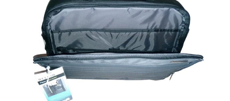 ¡NUEVO! Cargador superior Swift para portátil Belkin 16" negro Foto 1 de 4