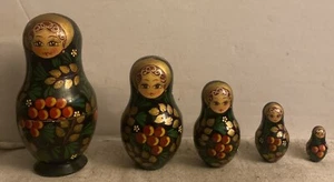 Russische Matroschka 5 verschachtelte Puppen UdSSR Souvenir Handarbeit 6,5” x 3,25” - Bild 1 von 23