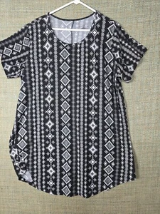 Bobbie Brooks Women's Shirt Black Geometric Pattern 2 XL Short Sleeve - Picture 1 of 8