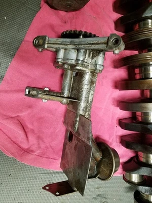 1982 宝马 635CSi (E24) M30B34 3.4L 6 缸油泵 — 第 1/4 张图片