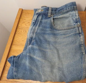 Basic Editions Men's Distressed Blue Jeans 32W x 32L - Picture 1 of 7