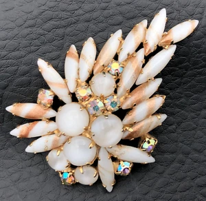 Vintage Brooch Milk Glass Goldstone Givre Navette AB Aurora Borealis Spray Pin - Imagen 1 de 10