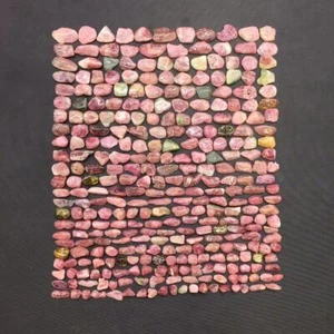 Chips de cristal de cuarzo turmalina roja natural grava caída decoración curativa 300 piezas - Imagen 1 de 7