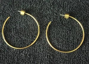 MICHAEL KORS GOLDTONE OPEN HOOP EARRINGS 1.5". - Picture 1 of 14