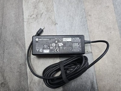 Genuine Motorola XOOM Charger With 3 PIN AC CORD FROM UK SPN5632B & SKN6403A - Image 1 of 2