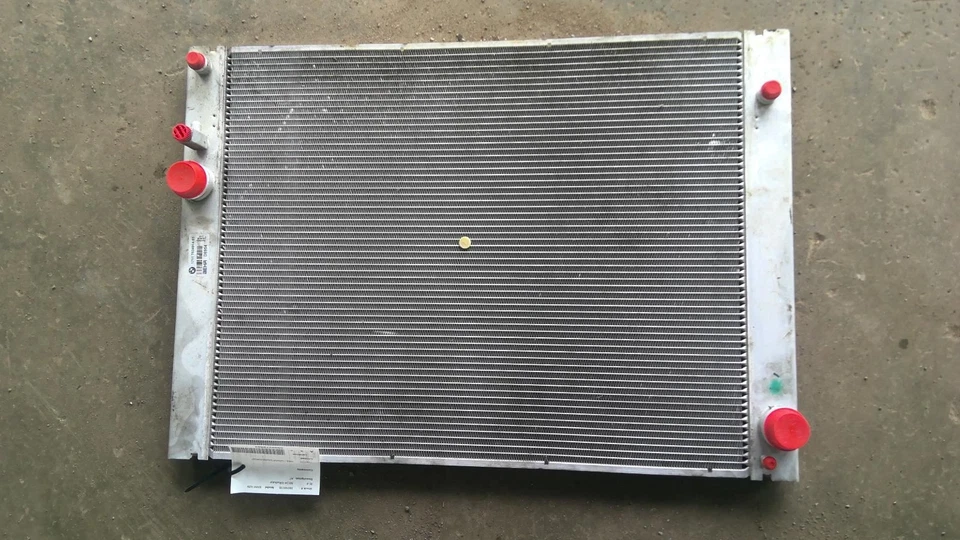 Radiator Fits 08-10 BMW 528i 695405 Foto 1 de 4