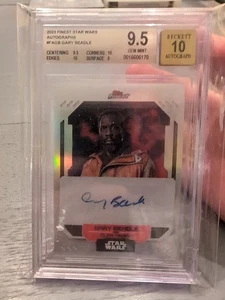 2023 Topps Finest Star Wars Refractor Autograph #FAGB Gary Beadle 9,5/10 Becket - Bild 1 von 5