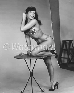 Foto publicitaria vintage Bettie Page modelo pin-up años 50 8x10 - Imagen 1 de 1