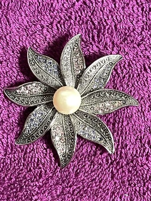 Broche prendedor Premier Designs Starburst Pearl Sparkle Silvertone Foto 1 de 4