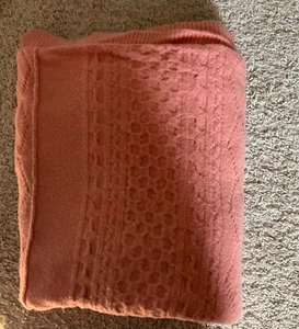 J.CREW STRICK ÜBERWURF DECKE 50 x 70" WOLLMISCHUNG PFIRSICH KORALLE - Bild 1 von 3