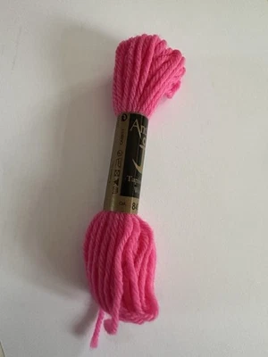 Anchor Tapestry Wool (Tapisserie) Yarn - 10m Skein No. 8454 Bright Pink Fuchsia - Image 1 of 4