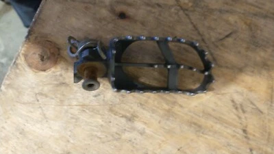 **5ET-27411-00-00 2002 estribo izquierdo Yamaha YZ125 Foto 1 de 4