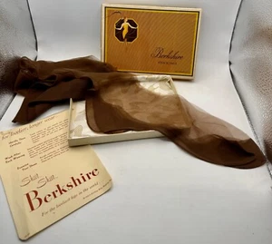 Vintage Thigh High Nylon Stockings, 1950s Sz 10 Cuban Heel Back Seam Flat Knit - Picture 1 of 8