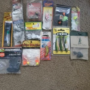 Lot Of Vintage Fishing Gear-lures New In Package - Picture 1 of 4