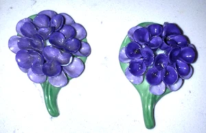 Set of 2 HEREND Hungary Porcelain Bunch of Violets Bouquet Handpainted Signed 2" - Picture 1 of 6