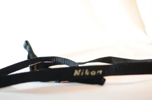 Nikon AN-4 skinny black classic Camera Shoulder strap metal buckles from 80s - Picture 1 of 3