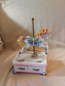 Caballo carrusel musical arcos y conchas - Imagen 1 de 6