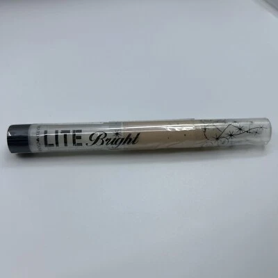 Hard Candy ЛЕГКИЙ ЯРКИЙ ВЗБИТЫЙ ОСВЕТЛЯЮЩИЙ КОНСИЛЕР Легкий Средний 792 - Изображение 1 из 2