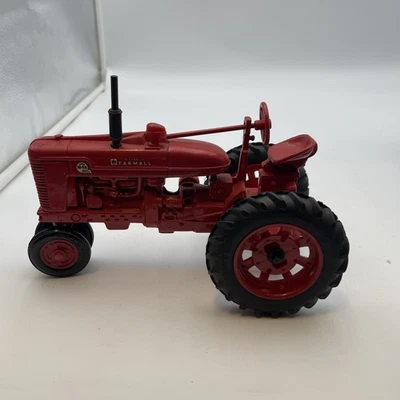 Ertl Farmall Super M-TA 1/16 Diecast Farm Tractor Replica 1995 Ohio FFA - Image 1 of 4