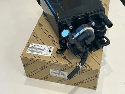 Bote de carbón de vapor genuino OEM 77740-35531 Toyota para 4Runner/FJ Cruiser Foto 1 de 4