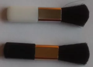 Wholesale lot small eyeshadow blusher make up applicator pony hair brush 15p - Picture 1 of 3