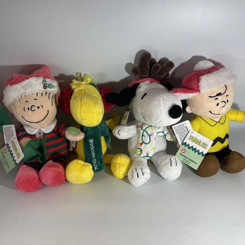 Set of 4 Peanuts Musical Singing Christmas Plush. ALL NWT! Cover