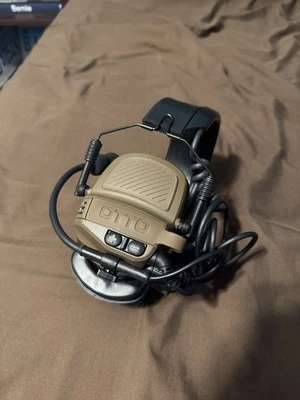 Auriculares electrónicos de protección auditiva Otto Noisebarrier Tac Tan Foto 1 de 2