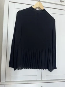 S.OLIVER PLISSEE BLUSE, SCHWARZ, Gr. 36 - Bild 1 von 3