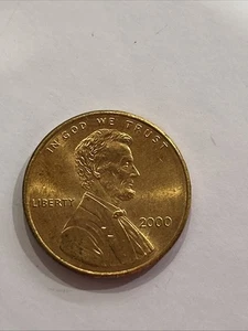 2000 No Mint Mark Lincoln Memorial Cent Penny Coin 1c Close AM - Picture 1 of 3
