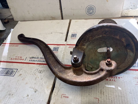 HAND WELL WATER PITCHER PUMP TOP,CAST IRON Cover