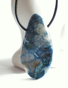 Schmuck-Stck Stein MINERALIEN  gebohrt Anhänger Freeform Shattuckit - Picture 1 of 8