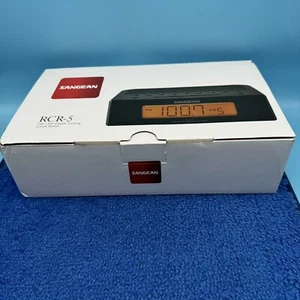 Sangean RCR-5BK AM/FM Digital Tuning Clock Radio - Picture 1 of 3