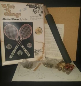 Racchette da tennis vintage Wire n Things kit corda filo arte 12x16 2661 negozio nave - Foto 1 di 6