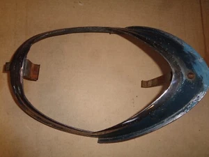 ANTIQUE 1938 STUDEBAKER HEADLAMP LIGHT HEADLIGHT METAL FRAME MOLDING ASSEMBLY Rt - Foto 1 di 1
