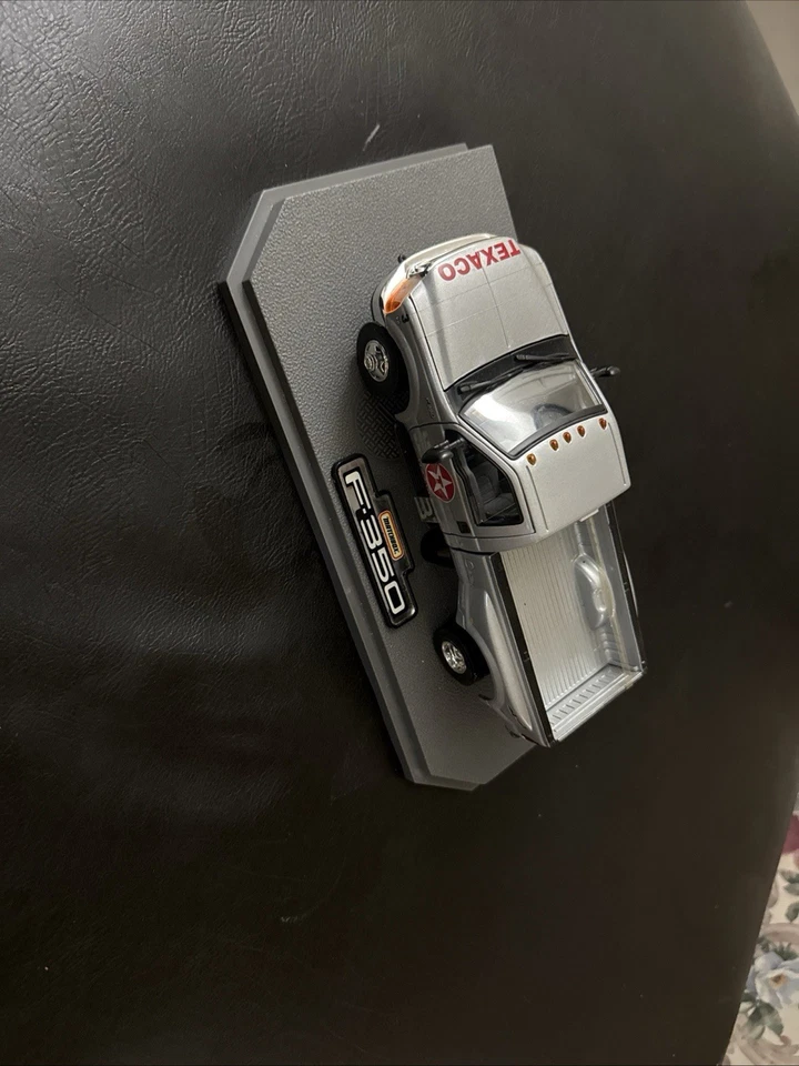 Camioneta Ford F350 1999 Texas doble - caja de cerillas 1:24 sellada de fábrica Foto 1 de 4