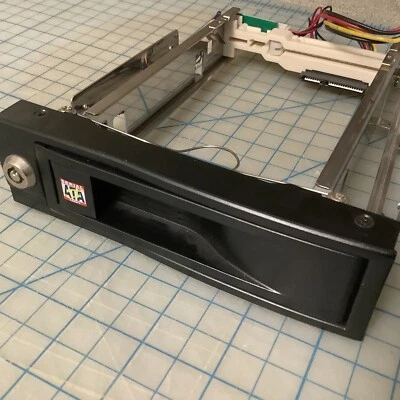 Hard Drive 5.25" Tray-less Hot Swap Rack Bracket for 3.5 Inch SATA - Image 1 of 4