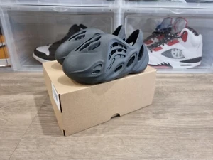 Size 8k - adidas Yeezy Foam RNR Onyx (Infants). HP5346. Brand new - Bild 1 von 7
